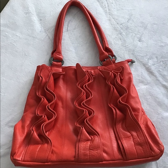 🔥🔥 HOST PICK 🔥🔥 SILVER ROSE leather bag - Picture 3 of 13